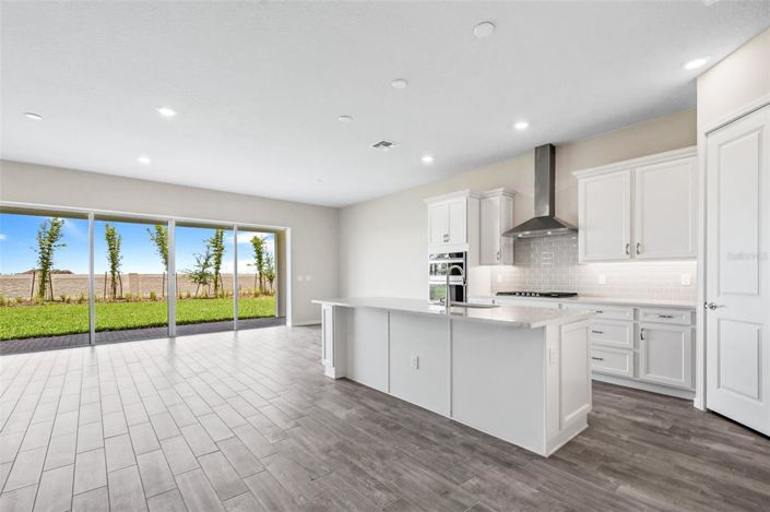 Image No.3-4 Bed House for sale