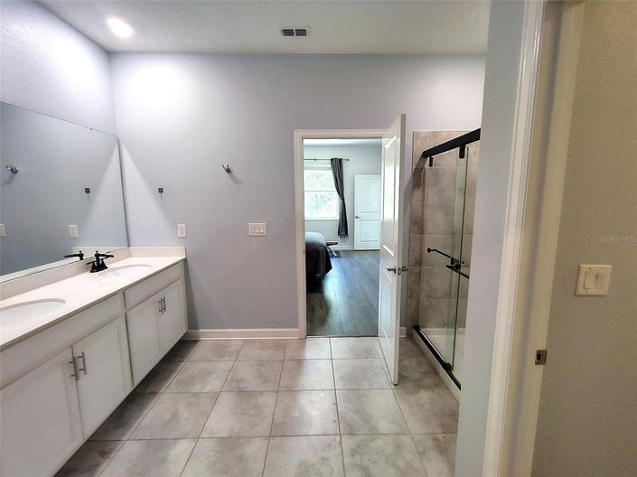 Image No.18-4 Bed House for sale