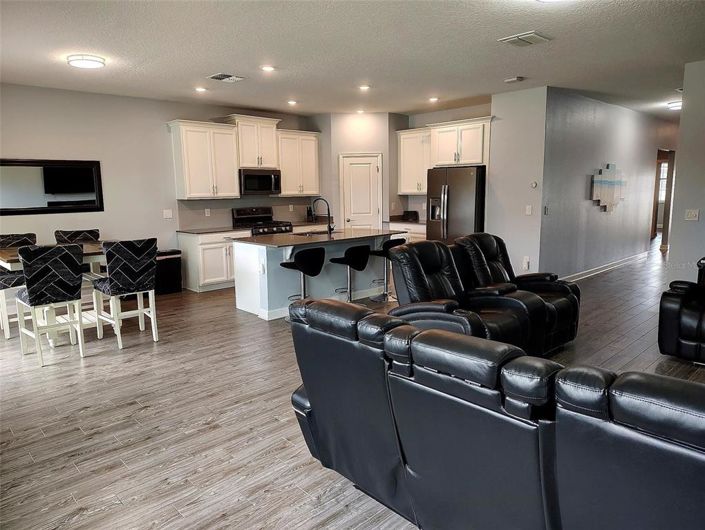 Image No.6-4 Bed House for sale