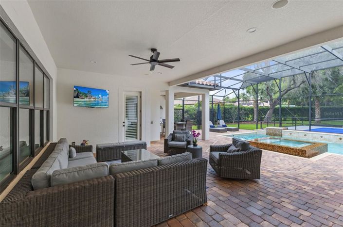 Image No.55-5 Bed House for sale