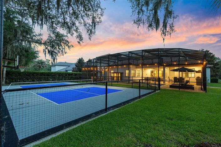 Image No.8-5 Bed House for sale