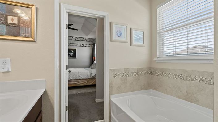 Image No.11-3 Bed House for sale