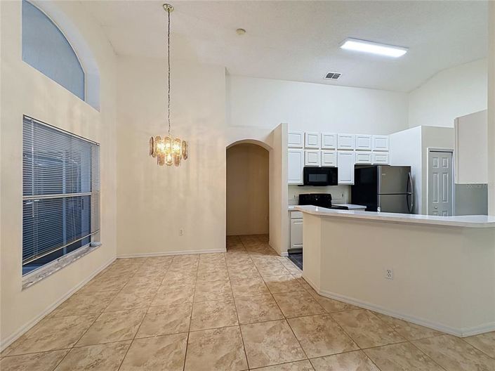 Image No.10-3 Bed House for sale