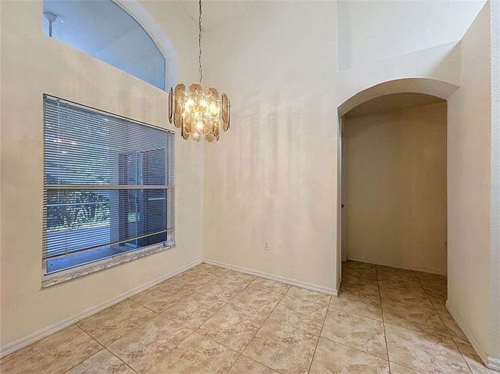Image No.11-3 Bed House for sale