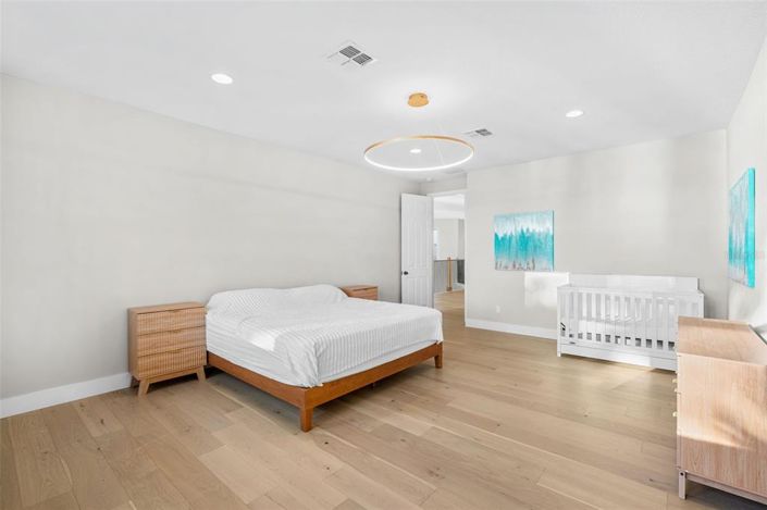 Image No.29-5 Bed House for sale