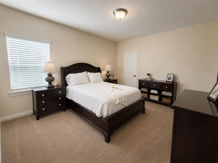 Image No.16-6 Bed House for sale