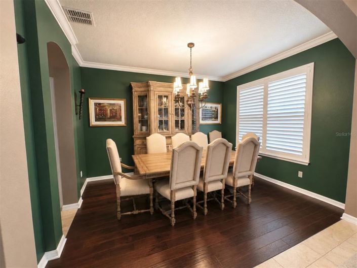 Image No.5-6 Bed House for sale