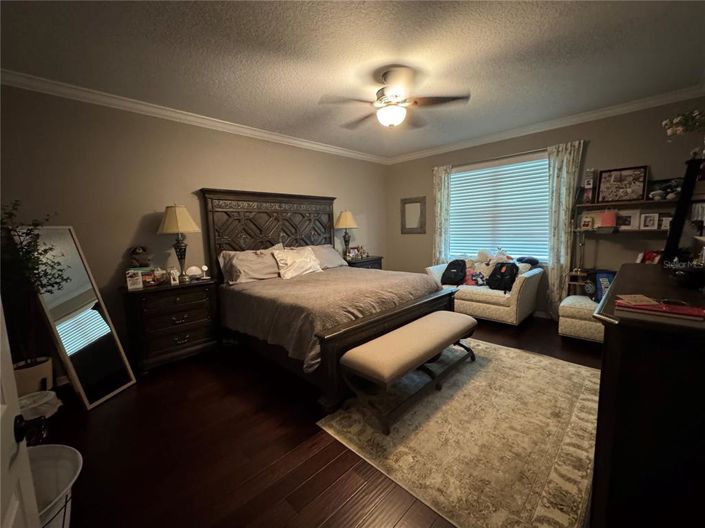 Image No.7-6 Bed House for sale