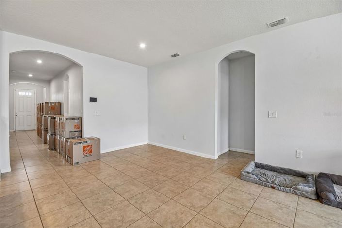 Image No.19-4 Bed House for sale
