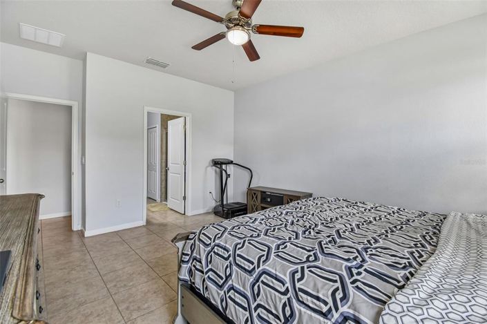 Image No.30-4 Bed House for sale