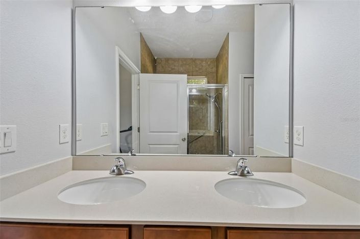 Image No.32-4 Bed House for sale
