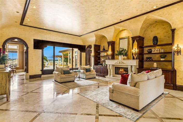 Image No.15-6 Bed House for sale