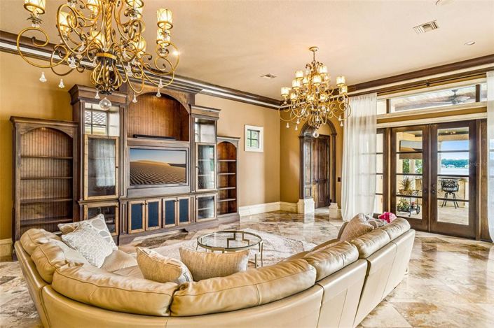 Image No.29-6 Bed House for sale