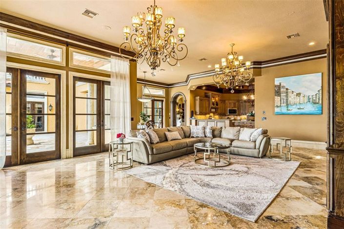 Image No.30-6 Bed House for sale