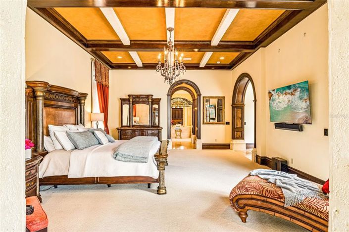Image No.36-6 Bed House for sale