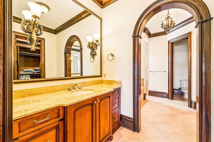Image No.58-6 Bed House for sale