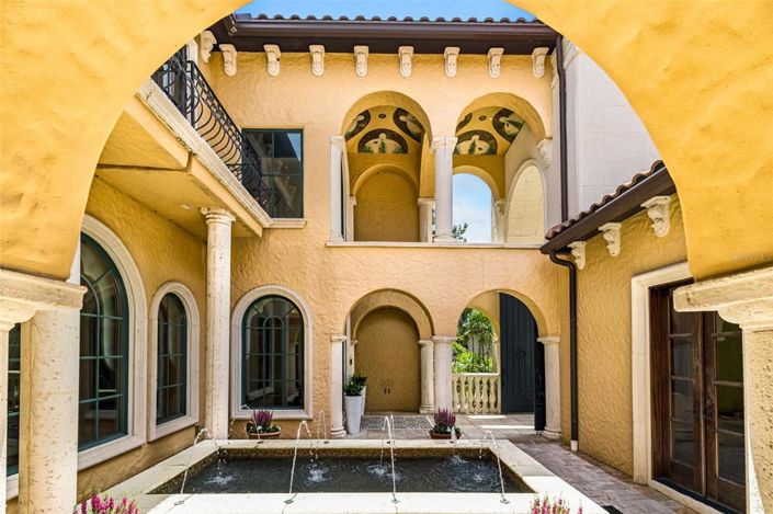 Image No.7-6 Bed House for sale