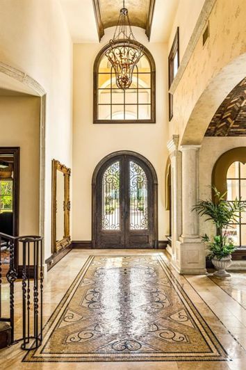 Image No.8-6 Bed House for sale