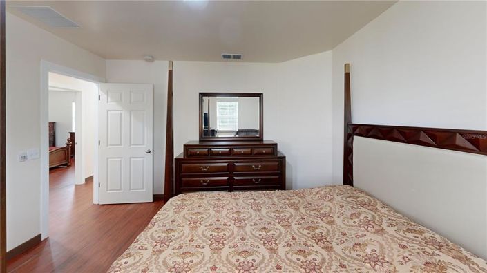 Image No.11-6 Bed House for sale