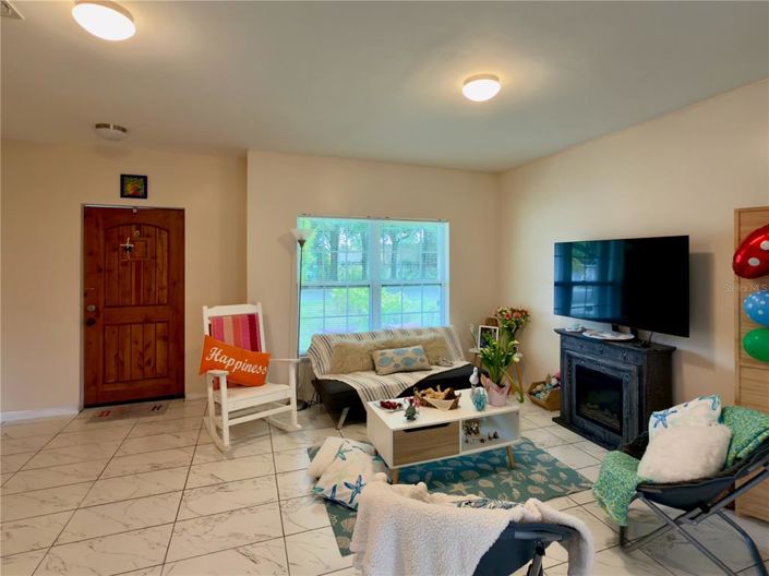 Image No.17-6 Bed House for sale