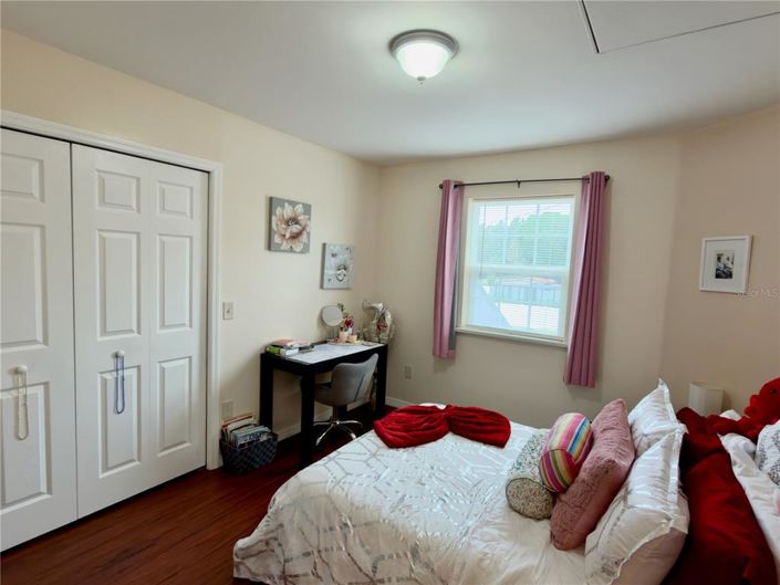 Image No.20-6 Bed House for sale