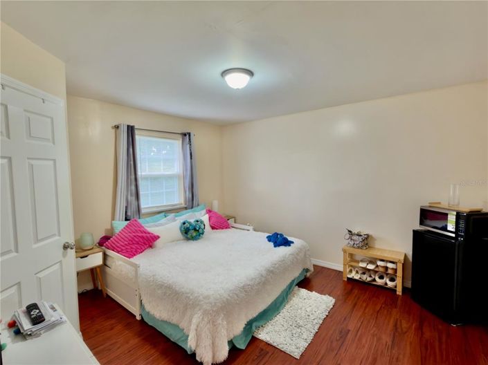 Image No.22-6 Bed House for sale