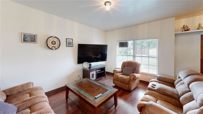 Image No.3-6 Bed House for sale