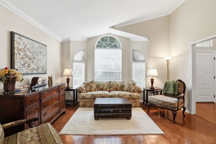 Image No.3-4 Bed House for sale