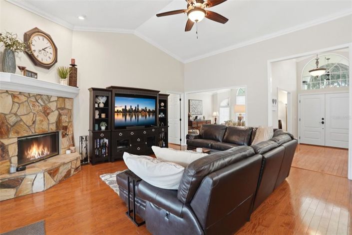 Image No.9-4 Bed House for sale