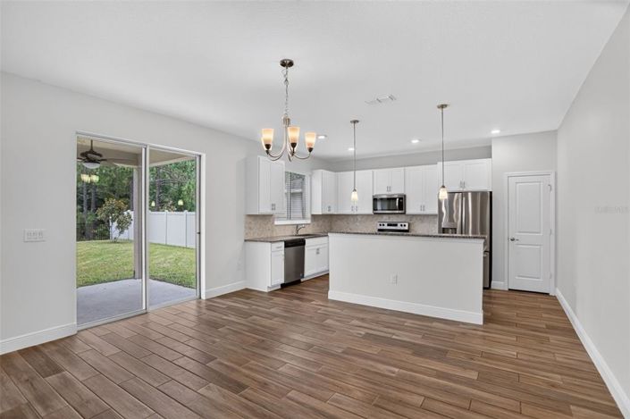 Image No.2-5 Bed House for sale