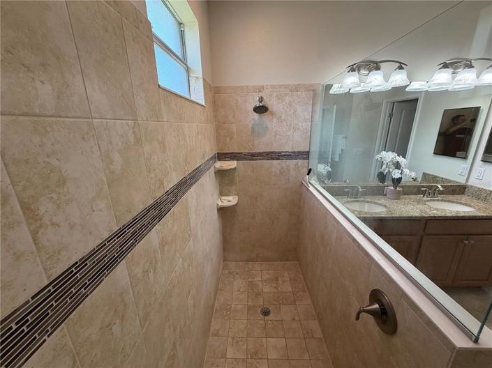 Image No.18-3 Bed House for sale