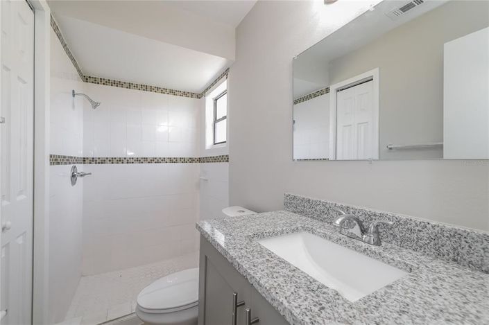 Image No.10-3 Bed House for sale