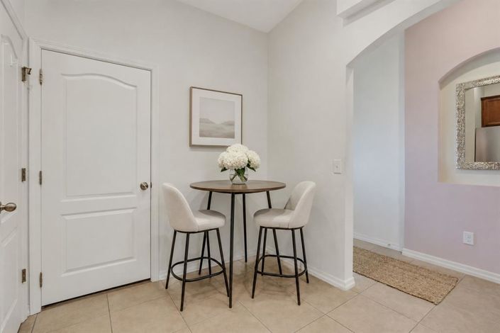 Image No.10-3 Bed House for sale
