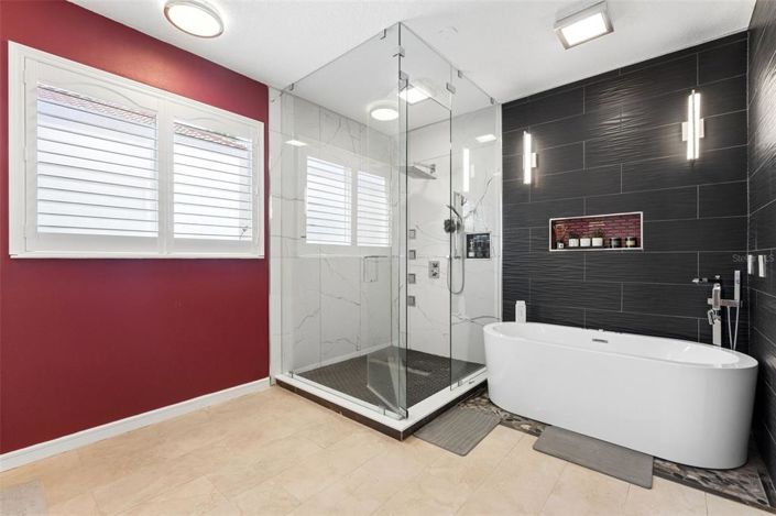 Image No.25-4 Bed House for sale