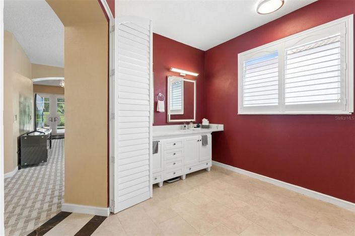 Image No.27-4 Bed House for sale