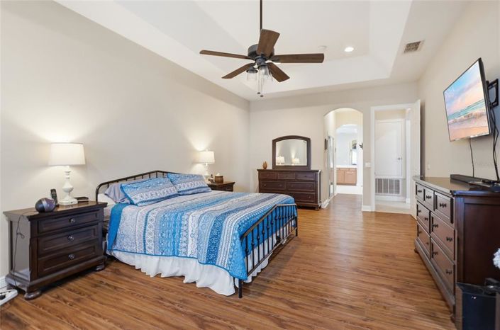 Image No.29-5 Bed House for sale