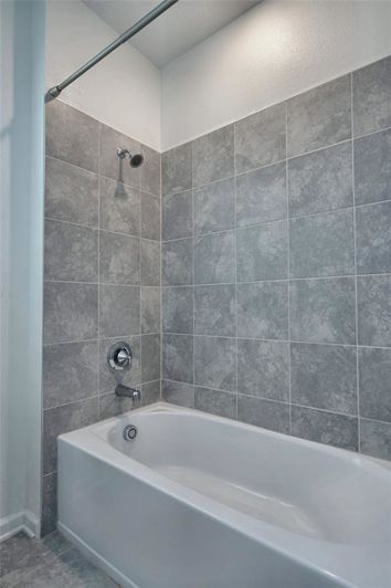 Image No.19-4 Bed House for sale