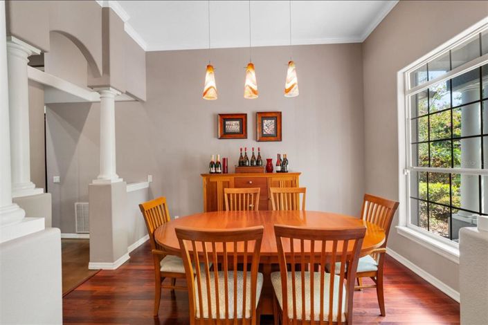 Image No.3-5 Bed House for sale