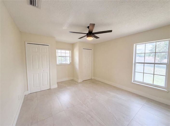 Image No.17-3 Bed House for sale