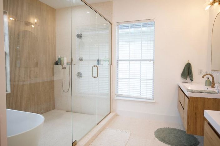 Image No.13-5 Bed House for sale