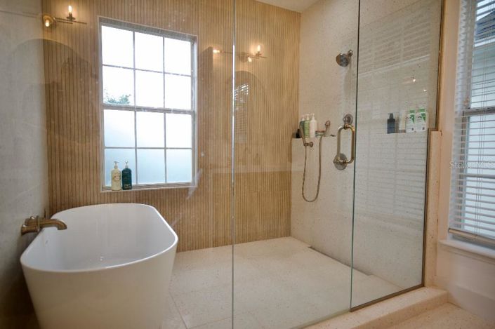 Image No.14-5 Bed House for sale
