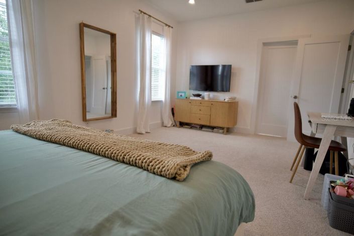 Image No.17-5 Bed House for sale