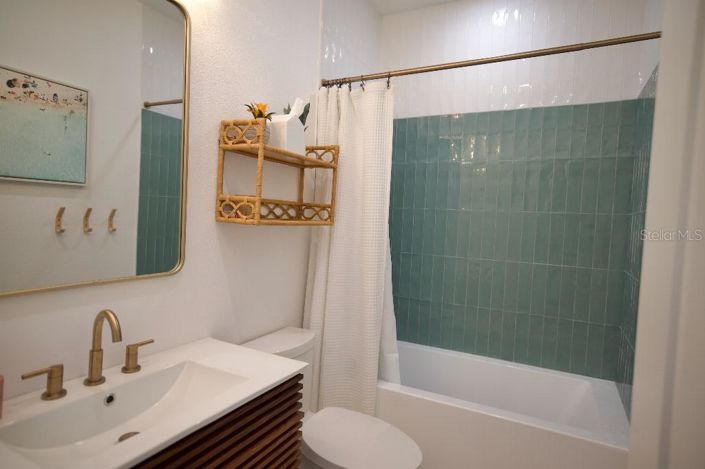 Image No.18-5 Bed House for sale