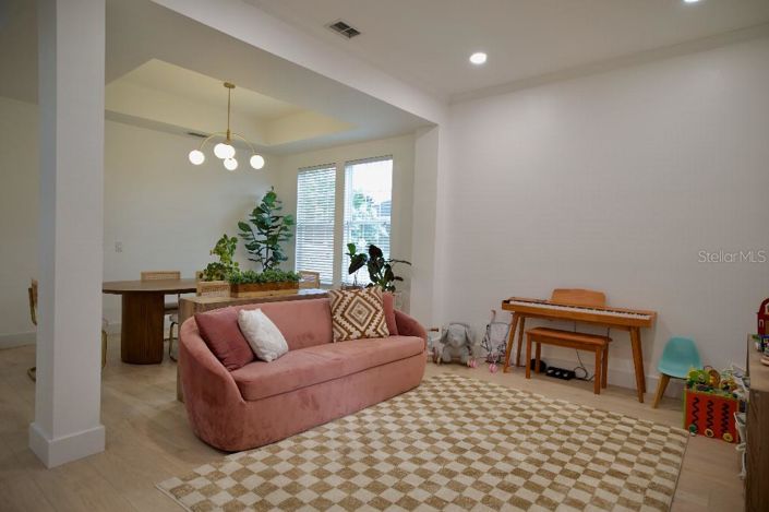 Image No.2-5 Bed House for sale