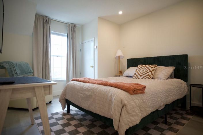 Image No.25-5 Bed House for sale