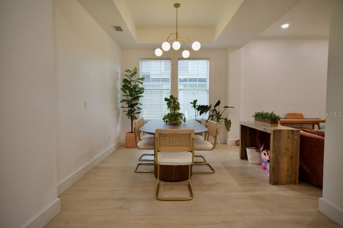 Image No.3-5 Bed House for sale