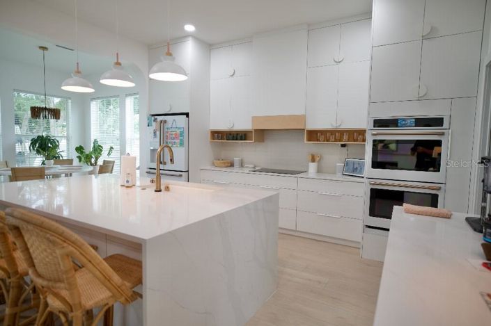 Image No.6-5 Bed House for sale