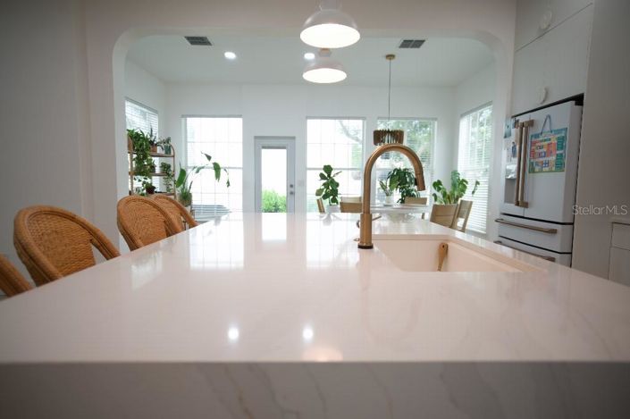 Image No.7-5 Bed House for sale