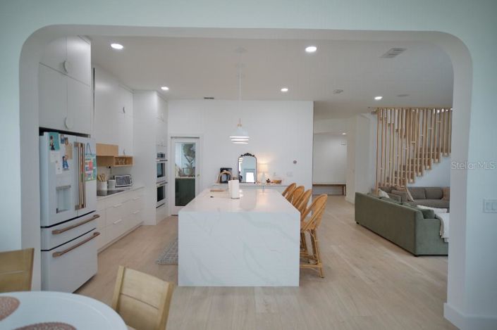 Image No.9-5 Bed House for sale