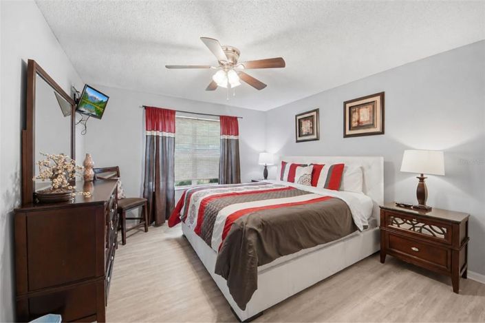 Image No.18-7 Bed House for sale